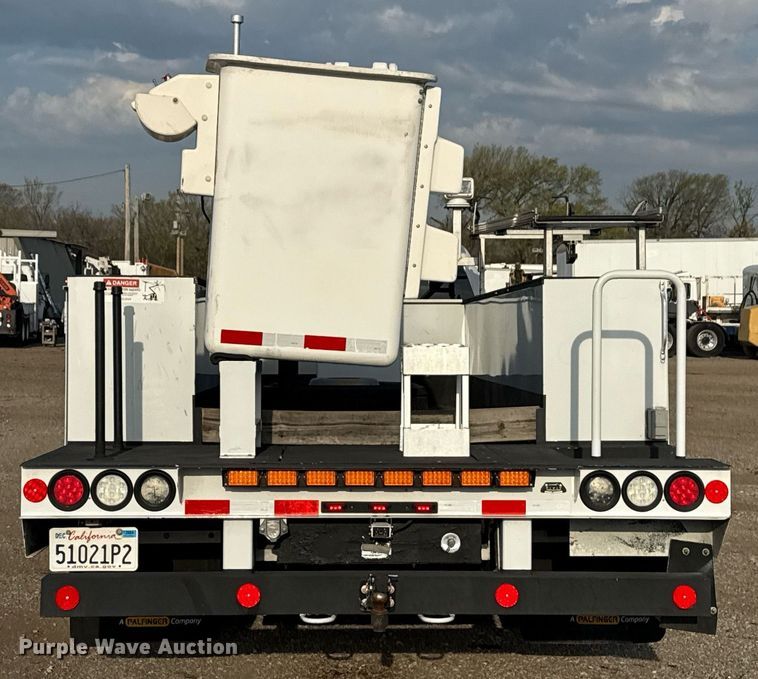 image for item EG5693 2018 Ford F550 Crew Cab bucket truck