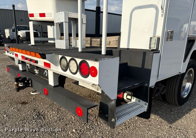 image for item EG5693 2018 Ford F550 Crew Cab bucket truck
