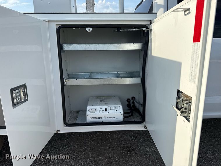 image for item EG5693 2018 Ford F550 Crew Cab bucket truck