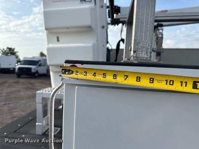 image for item EG5693 2018 Ford F550 Crew Cab bucket truck