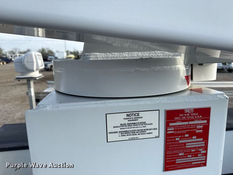 image for item EG5693 2018 Ford F550 Crew Cab bucket truck