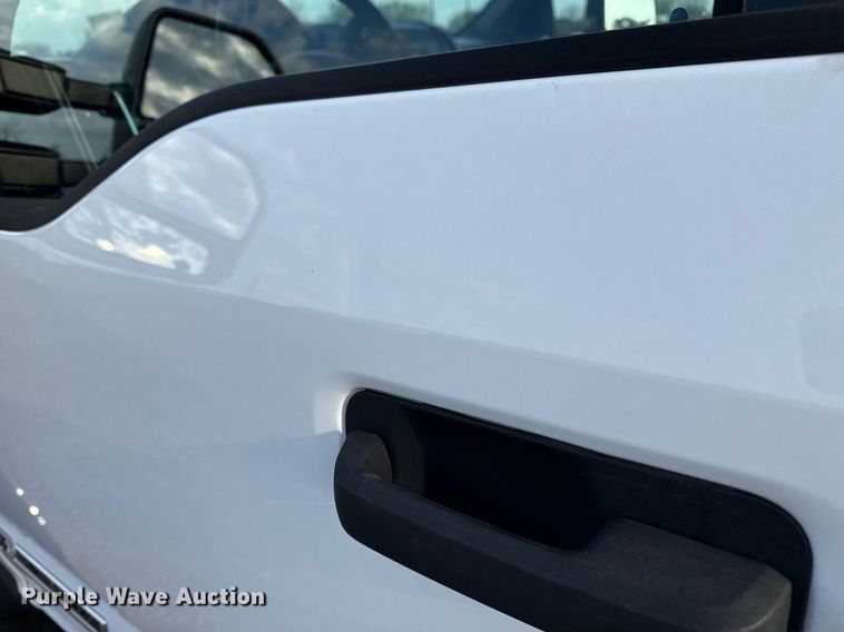 image for item EG5693 2018 Ford F550 Crew Cab bucket truck