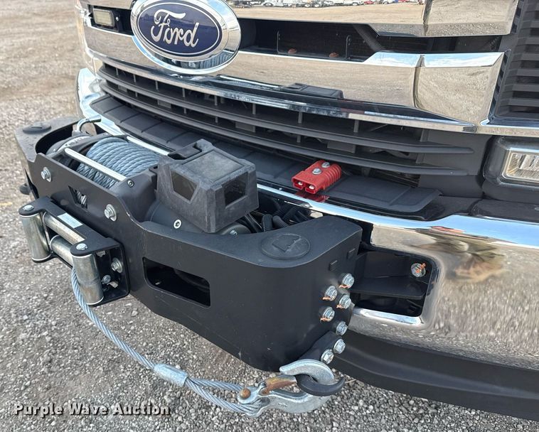 image for item EG5693 2018 Ford F550 Crew Cab bucket truck