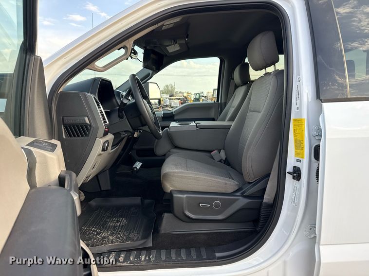 image for item EG5693 2018 Ford F550 Crew Cab bucket truck