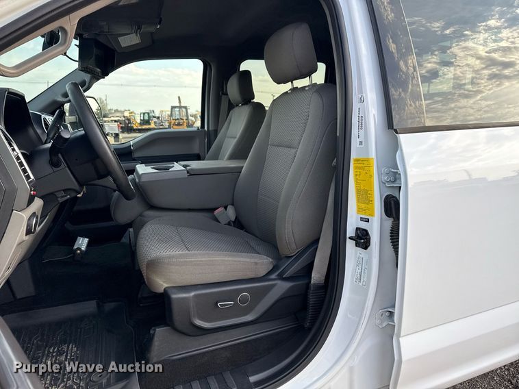 image for item EG5693 2018 Ford F550 Crew Cab bucket truck