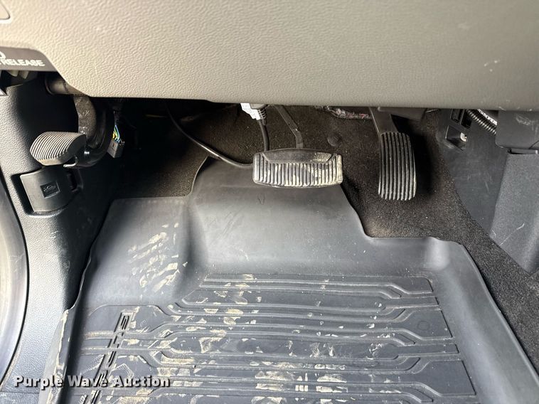 image for item EG5693 2018 Ford F550 Crew Cab bucket truck