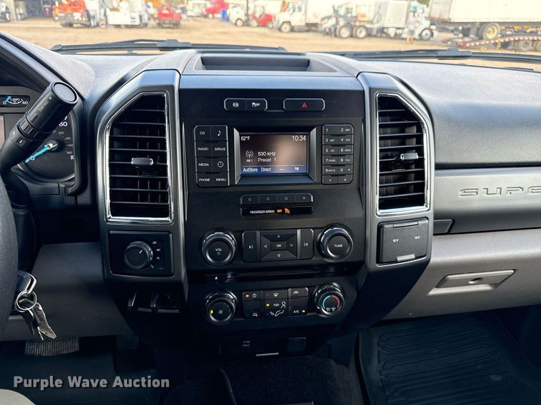 image for item EG5693 2018 Ford F550 Crew Cab bucket truck