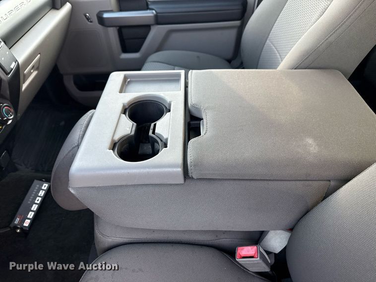 image for item EG5693 2018 Ford F550 Crew Cab bucket truck