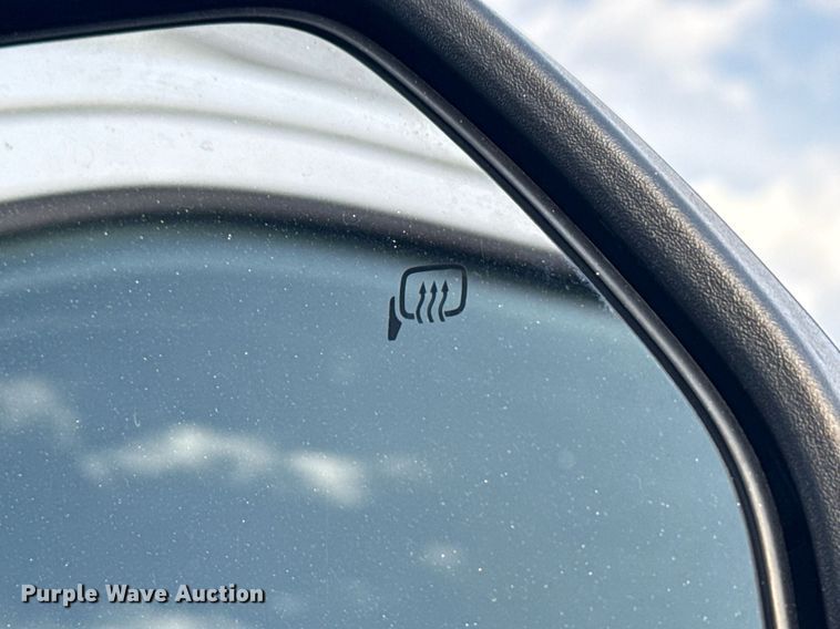 image for item EG5693 2018 Ford F550 Crew Cab bucket truck