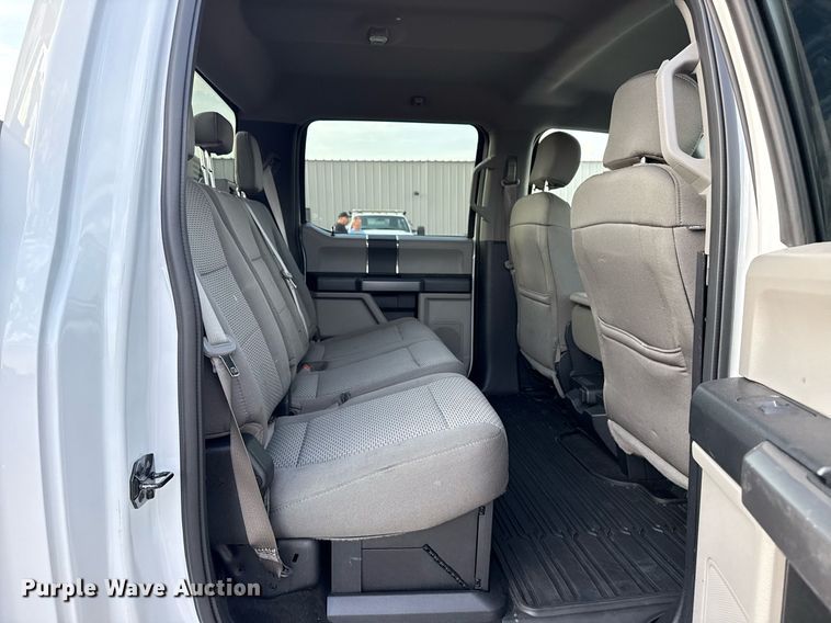 image for item EG5693 2018 Ford F550 Crew Cab bucket truck