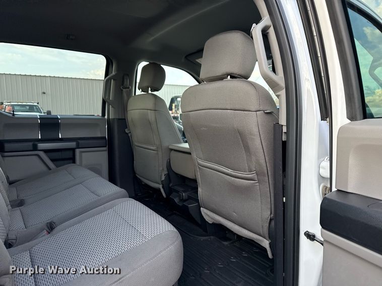 image for item EG5693 2018 Ford F550 Crew Cab bucket truck