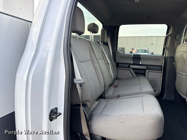 image for item EG5693 2018 Ford F550 Crew Cab bucket truck