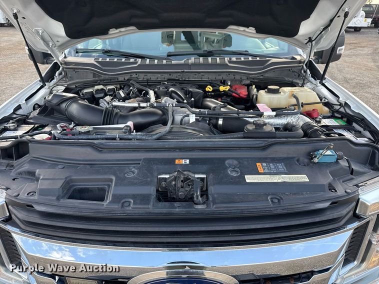 image for item EG5693 2018 Ford F550 Crew Cab bucket truck