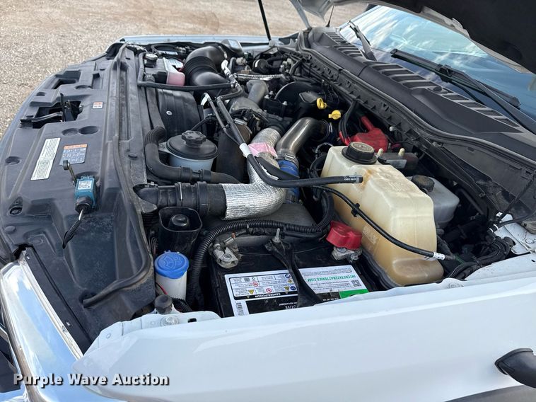 image for item EG5693 2018 Ford F550 Crew Cab bucket truck