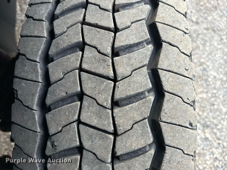 image for item EG5693 2018 Ford F550 Crew Cab bucket truck