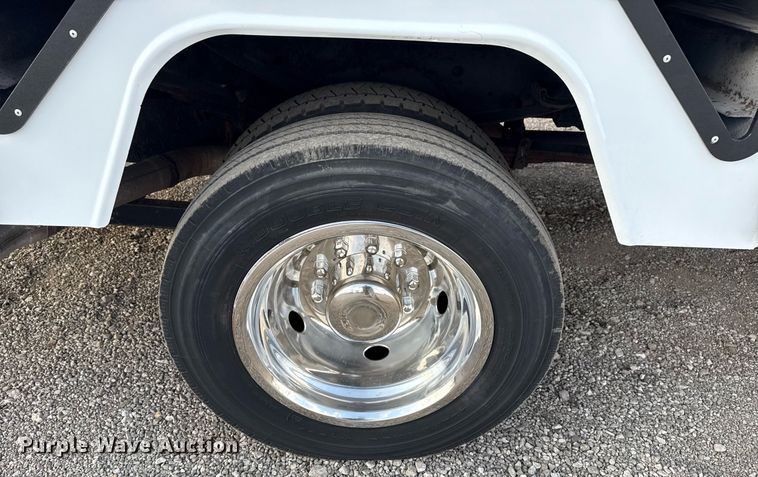 image for item EG5693 2018 Ford F550 Crew Cab bucket truck