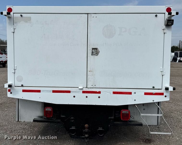 image for item EG5698 2016 Ford F650 Super Duty flatbed truck