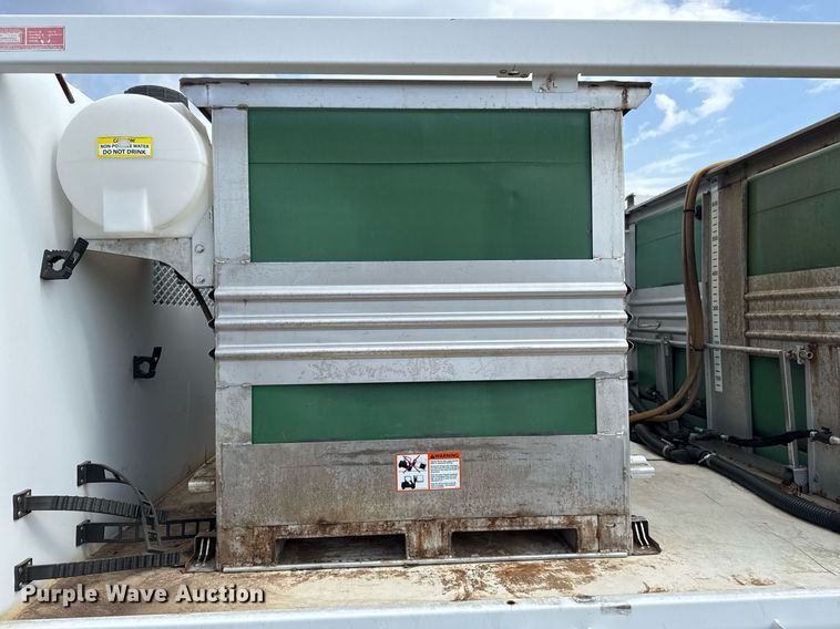 image for item EG5698 2016 Ford F650 Super Duty flatbed truck