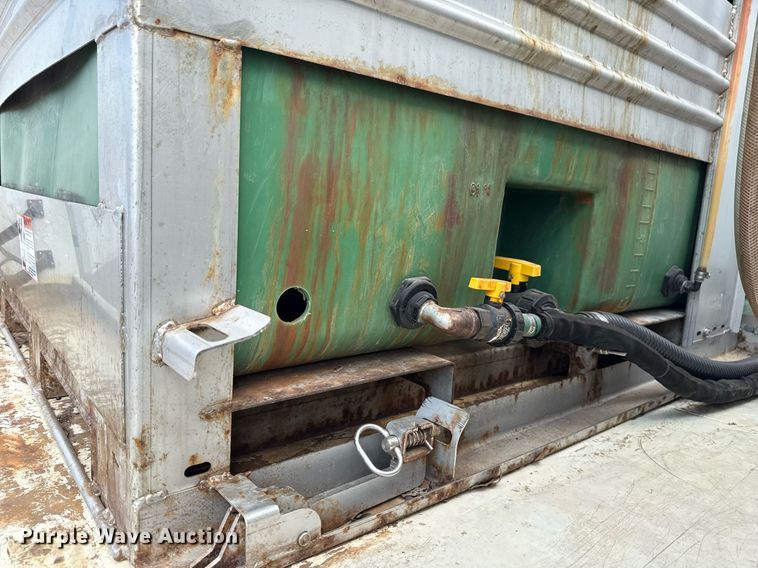 image for item EG5698 2016 Ford F650 Super Duty flatbed truck