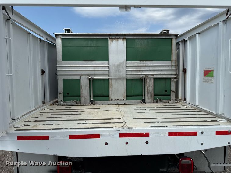 image for item EG5698 2016 Ford F650 Super Duty flatbed truck