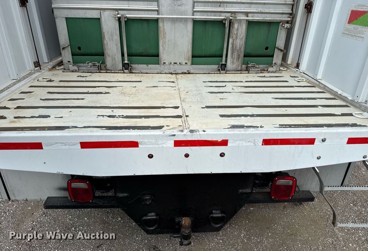 image for item EG5698 2016 Ford F650 Super Duty flatbed truck