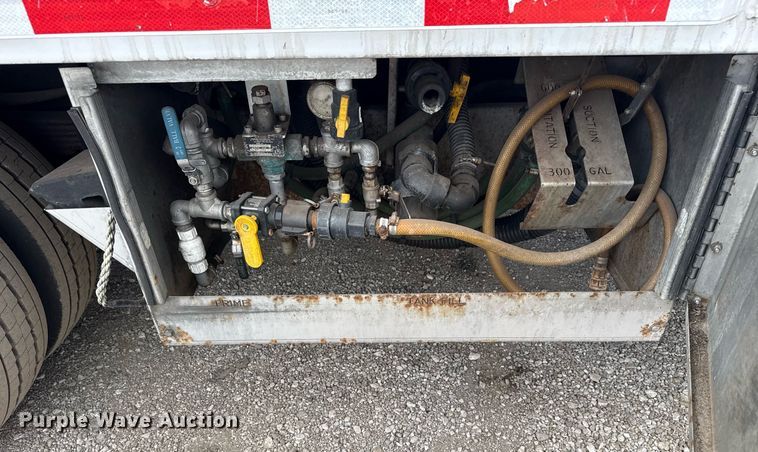 image for item EG5698 2016 Ford F650 Super Duty flatbed truck