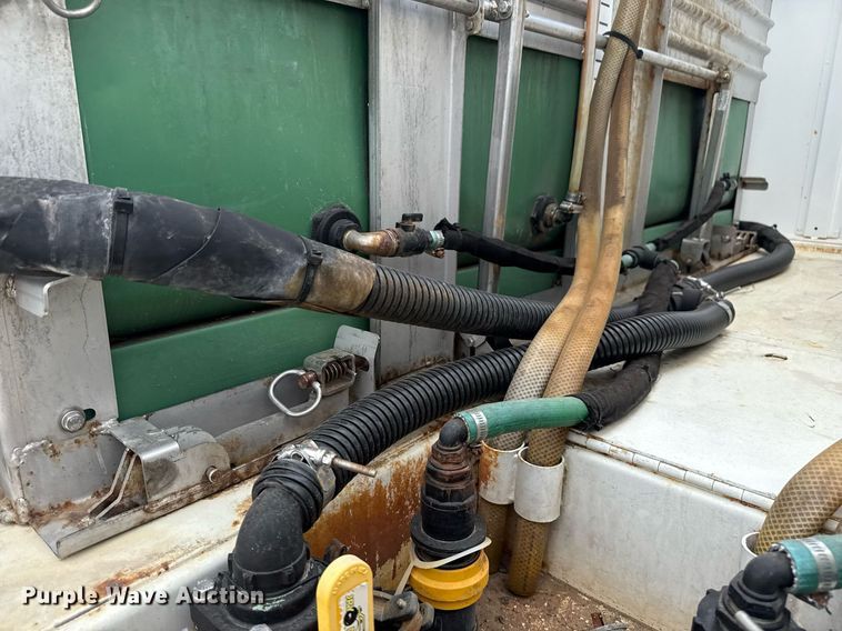 image for item EG5698 2016 Ford F650 Super Duty flatbed truck