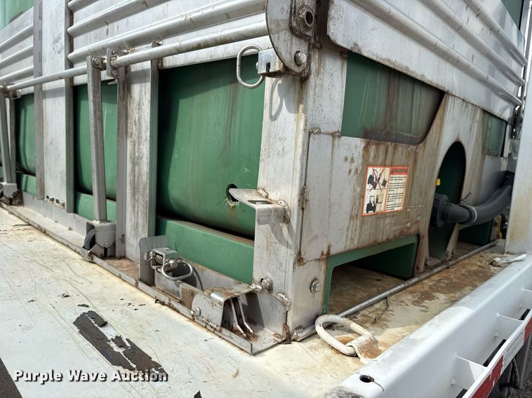 image for item EG5698 2016 Ford F650 Super Duty flatbed truck