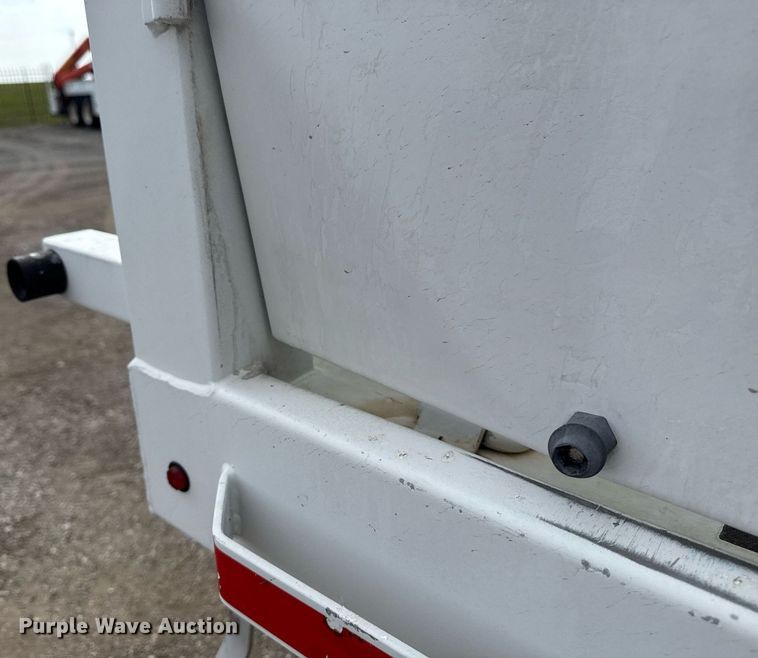 image for item EG5698 2016 Ford F650 Super Duty flatbed truck