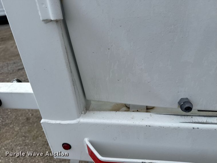 image for item EG5698 2016 Ford F650 Super Duty flatbed truck