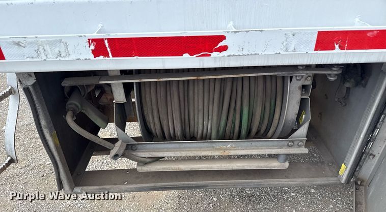 image for item EG5698 2016 Ford F650 Super Duty flatbed truck