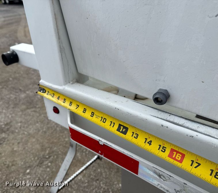 image for item EG5698 2016 Ford F650 Super Duty flatbed truck