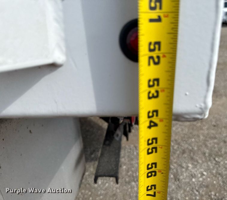 image for item EG5698 2016 Ford F650 Super Duty flatbed truck