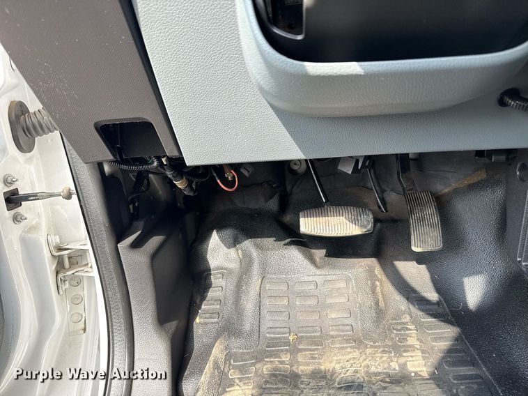 image for item EG5698 2016 Ford F650 Super Duty flatbed truck