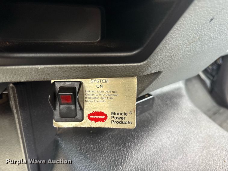 image for item EG5698 2016 Ford F650 Super Duty flatbed truck