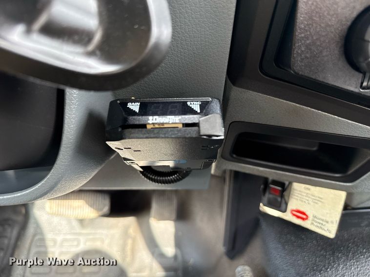 image for item EG5698 2016 Ford F650 Super Duty flatbed truck