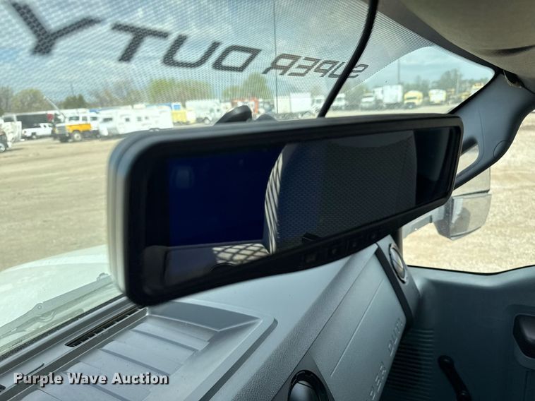 image for item EG5698 2016 Ford F650 Super Duty flatbed truck