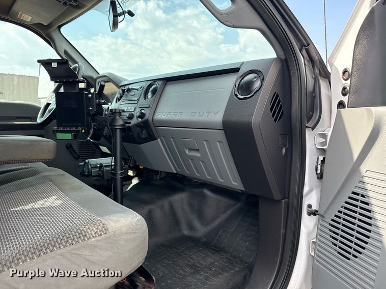 image for item EG5698 2016 Ford F650 Super Duty flatbed truck