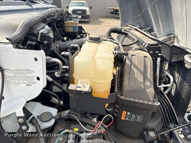 image for item EG5698 2016 Ford F650 Super Duty flatbed truck