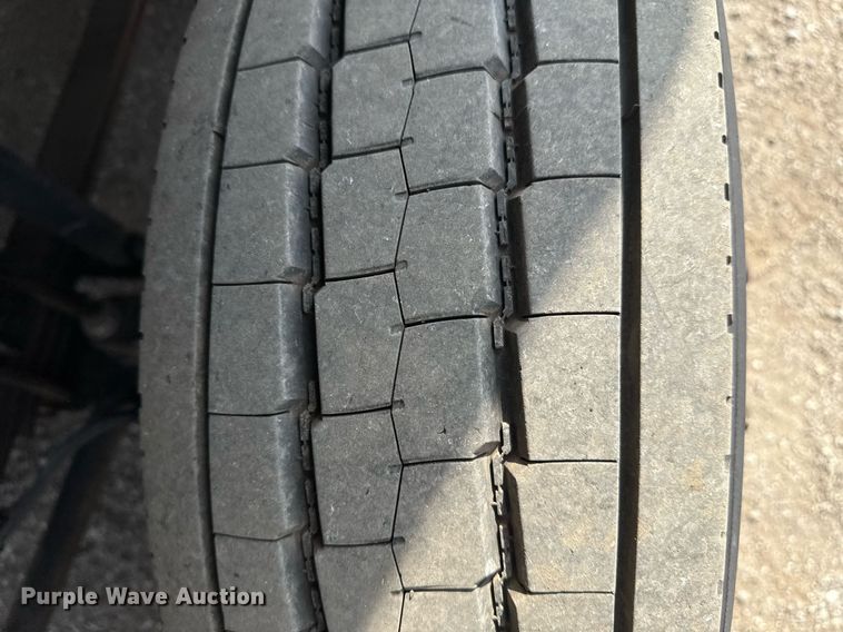 image for item EG5698 2016 Ford F650 Super Duty flatbed truck