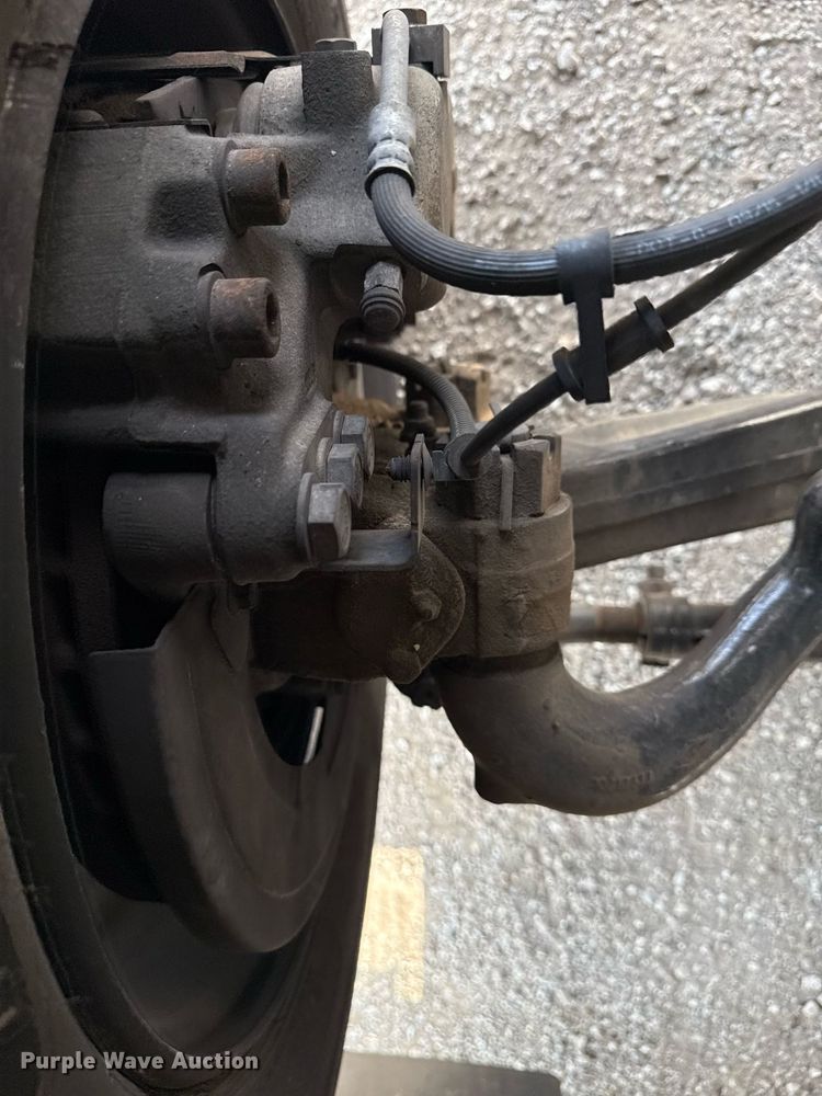 image for item EG5698 2016 Ford F650 Super Duty flatbed truck