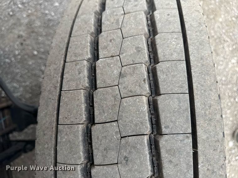 image for item EG5698 2016 Ford F650 Super Duty flatbed truck