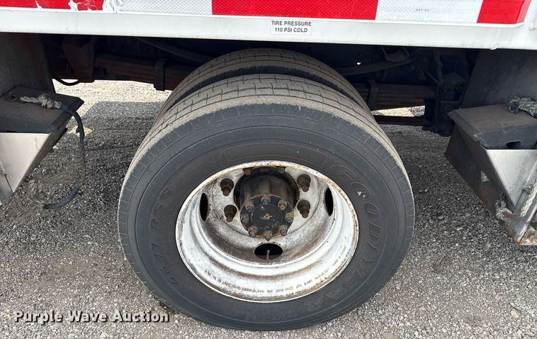 image for item EG5698 2016 Ford F650 Super Duty flatbed truck