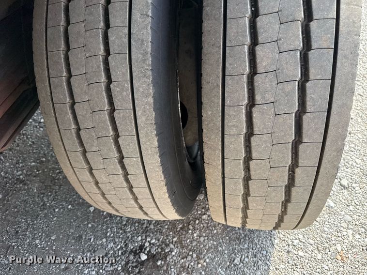 image for item EG5698 2016 Ford F650 Super Duty flatbed truck