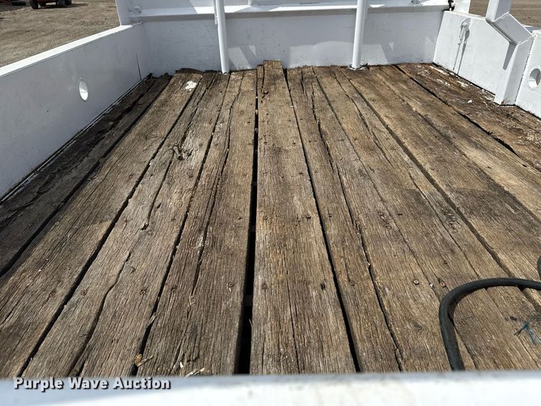 image for item EG5701 2005 Ford F450 Super Duty flatbed truck