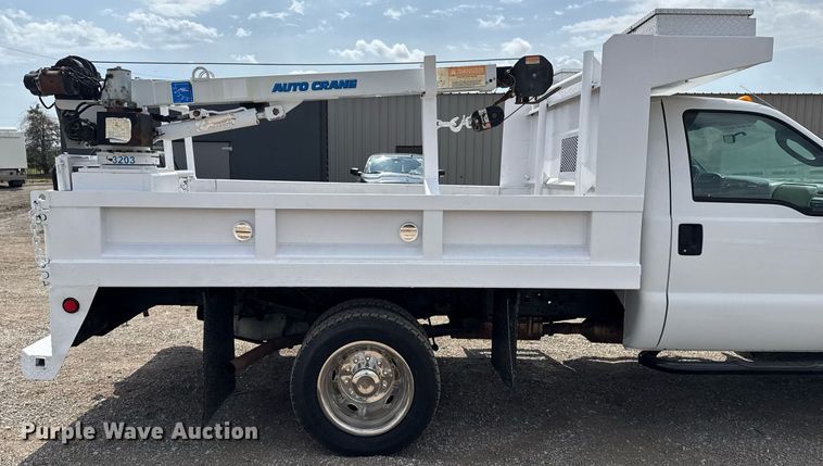 image for item EG5701 2005 Ford F450 Super Duty flatbed truck