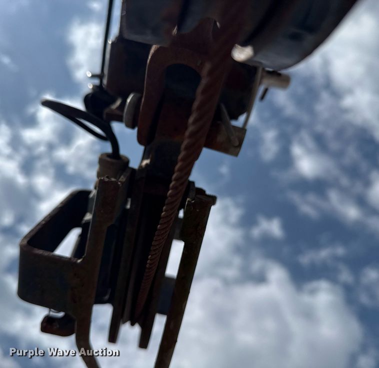 image for item EG5701 2005 Ford F450 Super Duty flatbed truck