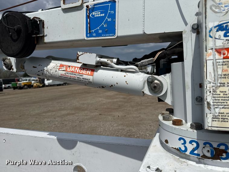 image for item EG5701 2005 Ford F450 Super Duty flatbed truck