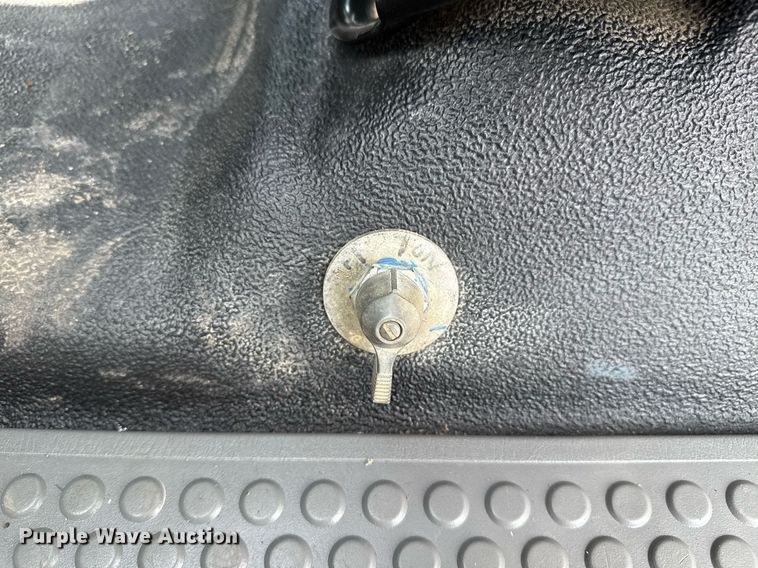 image for item EG5701 2005 Ford F450 Super Duty flatbed truck