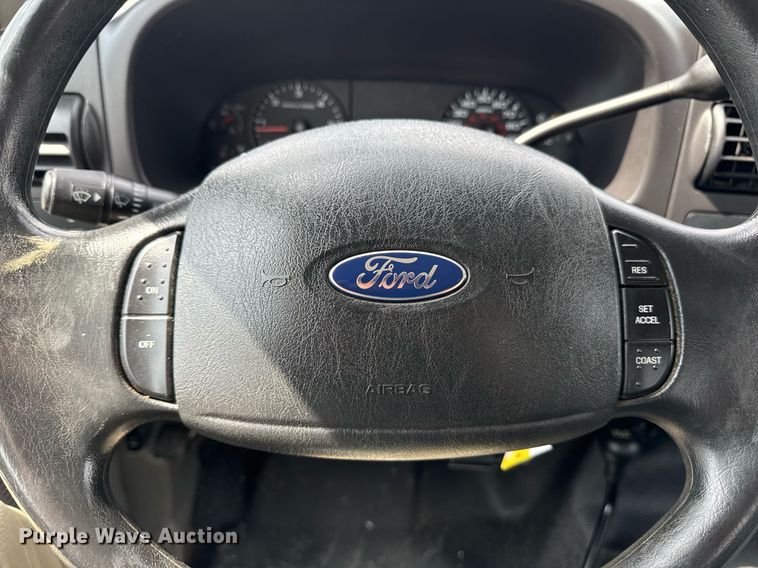 image for item EG5701 2005 Ford F450 Super Duty flatbed truck